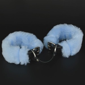 Наручники с голубым мехом 3442-15